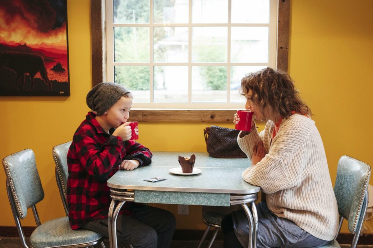 Between local shops, the Riverbend Café & General Store has board games, coffee and curios to refresh.