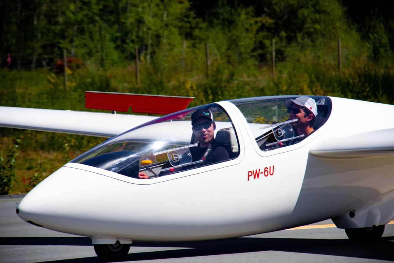 Vancouver Island Soaring Centre, Port Alberni - glider ready for takeoff
