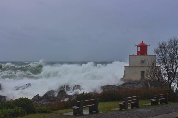 The roaring waves against the lighthouse in Ucluelet